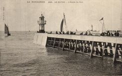 CPA La Normandie Le Havre L Entree du Port