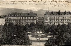 CPA Grenoble La Place Victor Hugo et montagne du Taillefer