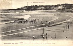 CPA Biarritz Les baigneurs de la grande plage 