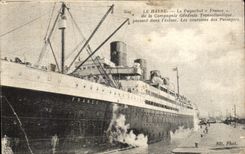 CPA Le Havre Le Paquebot France de la Compagnie Generale Transatlantique passant dans l ecluse Les Coursives des Passage