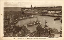 CPA Dieppe Arundel adentro antes del barco portuario