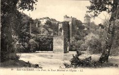 CPA Sauveterre Le Pont la Tour Monreal et l Eglise