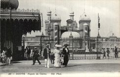 Ataque frontal de CPA Dieppe de las mujeres elegantes del casino