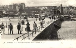 CPA Dieppe el bulevar de Maitime hacia los pecadores del castillo