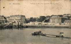 CPA Trouville Passage du Bac pour Deauville a maree basse