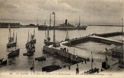 CPA Le Havre L Anse des Pilotes et les Brise Lames Bateaux