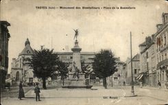 CPA Troyes Monument of the Benefactors Places Hosiery