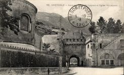 CPA Grenoble Ancienne St Laurent et Eglise St Laurent