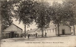 CPA Camp du Ruchard Place d Armes et Bureau de Tabacs Militaria