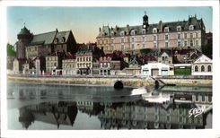 CPA Laval Quay Jehan Fouquet