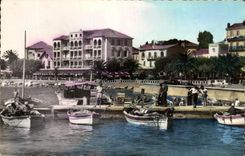 CPA Lavandou (VAr) the Corner of the Sinners The Fishers Corner Boats