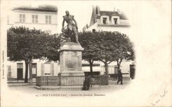 CPA Fontainebleau Statue du General Damesne