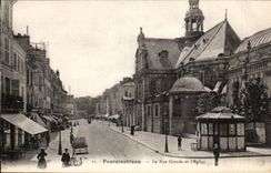 CPA Fontainebleau La Rue Grande et l Eglise
