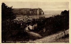 CPA Etretat Seen from of the Way of the Beach