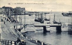 CPA Treport the Bridge of Bresle and the Port Boats