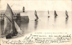 CPA Le Havre La Sortie des Bateaux de Peche