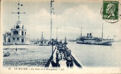 CPA Le Havre La Jetee et le Semaphore Bateau 