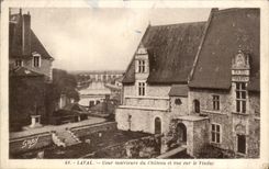 Corte interior de CPA Laval del castillo y de la vista en el viaducto
