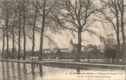 CPA Mehun on Yevre Castle of Charles VII Seen of the edges of the Canal of Berry