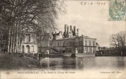 CPA Fontainebleau Le Palais et I Etang des Carpes
