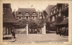 CPA Deauville Flowered Beach Normandy Hotel the Court Norman