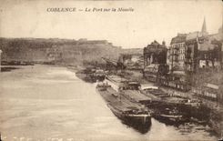 CPA Coblence Le Port sur la Moselle Bateaux