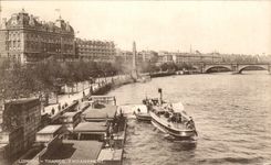 CPA London Thames Embankment Boat