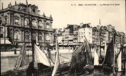 CPA Le Havre Le Musee et le Quai Bateaux