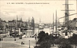 CPA Le Havre Vue Generale du Bassin du Commerce Bateaux