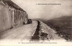 CPA Auvergne Pittoresque automobile Road of Puy de Dome has arrived at the top