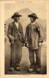 CPA L Auvergne Ancienne Vieux paysans Folklore Costume