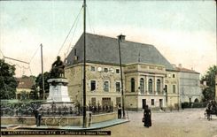 CPA Saint Germain en Laye Le Theatre et la statue Thiers
