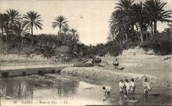 CPA Gabes Route de Sfax Tunisie enfants