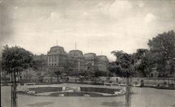 CPA Paris the Public garden street Viviani and the barracks of quotes