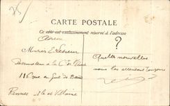 CPA Paris Square Notre Dame Militaria Gendarmes