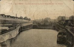 CPA Paris Les deux Ecluses du Canal Saint Martin a La Villette
