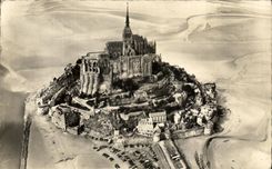 CPA Le Mont Saint Michel Vue aerienne