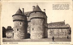 CPA Guerande Porte St Michel et les remparts
