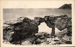 CPA Bernerie Rocks Bed of Rol high tide