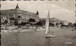 CPA Cannes the Beach and Tired Hotel