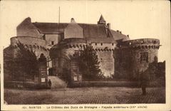 CPA Nantes the Castle of the Dukes of Brittany Exterior facade