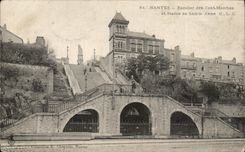 CPA Nantes Staircase of the Hundred Markets and Statue of Sainte Anne
