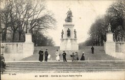 CPA Nantes Enree of the Course Saint Pierre