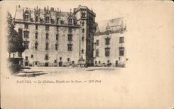 CPA Nantes the Castle Frontage on the Court