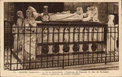 CPA Nantes In the Cathedral Tomb of Francois II duke of Brittany