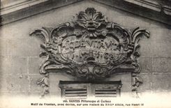 CPA Picturesque Nantes and Curious Reason for Pediment with currency known a house of the XVIIe century street Henri IV
