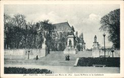 CPA Nantes the War memorial of 1870 Cours St Pierre and the Cathedral