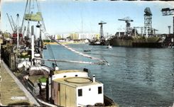 CPSM Nantes (the Loire Atlontique) the Port and Building sites