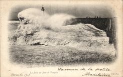 CPA Le Havre the Pier one Day of Storm Lighthouse