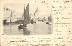 CPA Le Havre Bateaux Pecheurs au Moment de la Maree